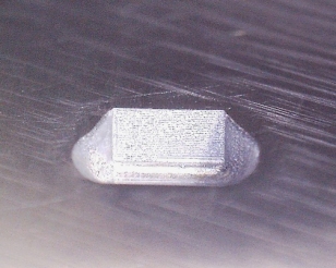 Зарубка размером 2 х 0,8 мм